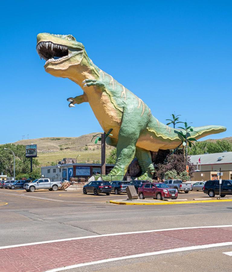 Raptor Retreat L Central L Big Dinosaur L Sleeps 9 Drumheller Exterior foto